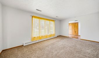 1584 Hemlock Dr, Ashtabula, OH 44004