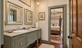 2004 SEVEN MEADOWS Ln, Appomattox, VA 24522