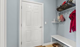2111 Bunker Ct, Auburn, IN 46706