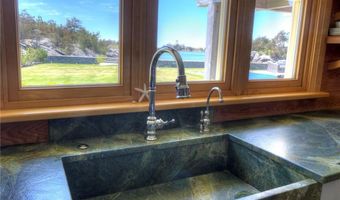 294 Ocean Ave, Newport, RI 02840