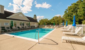 103 Larson Dr 103, Danbury, CT 06810
