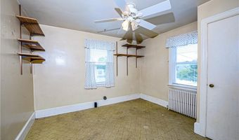 117 Wolcott Ave, Middletown, RI 02842