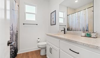 1592 Grayhawk Dr, Basehor, KS 66007