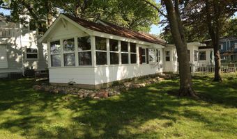 162 Pillsbury Pt, Arnolds Park, IA 51331