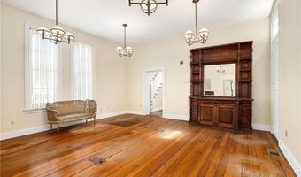 3 Memorial Blvd, Newport, RI 02840