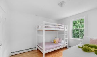 22 Hull St, Jamestown, RI 02835