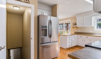 57 Lakeview Pt, Alexander City, AL 35010