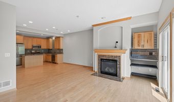 15589 Dwellers Way 1003, Apple Valley, MN 55124