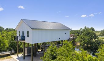 825 Larkspur Ln, Bay St. Louis, MS 39520