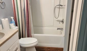 809 E Call St, Algona, IA 50511