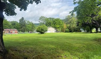 3 RD St, Beaver, WV 25801
