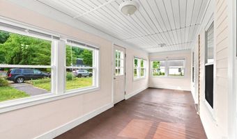 270 N Brookfield Rd, Barre, MA 01005