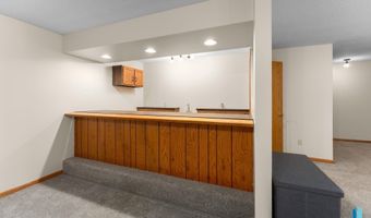 108 N Maple Ave, Brandon, SD 57005