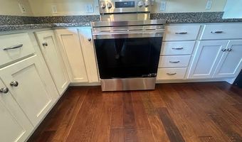 11 Treat St, Belfast, ME 04915