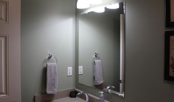 811 Thomas Dr, Angola, IN 46703