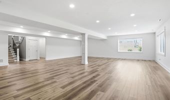 4025 Lochview Ct, Bargersville, IN 46106