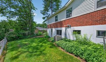 6 Helmsdale Ct, Ballwin, MO 63011