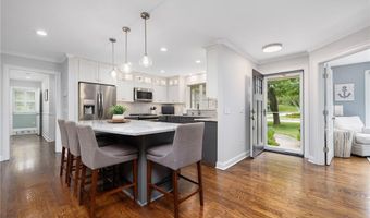 80 Douglas Dr, North Kingstown, RI 02874