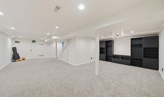 2915 Lee Marie Dr, Adrian, MI 49221