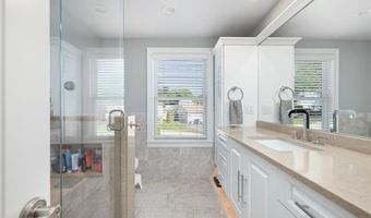 26 Leawood Dr, Cranston, RI 02920