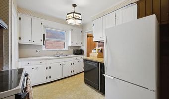 9864 Quandt Ave, Allen Park, MI 48101