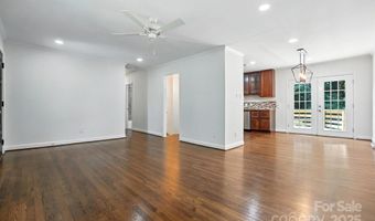 2528 Arnold Dr, Charlotte, NC 28205