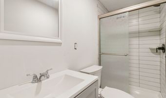8 Laurel Dr, Brookfield, CT 06804