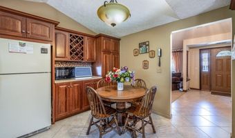 709 Oakhurst Dr, Amherst, OH 44001