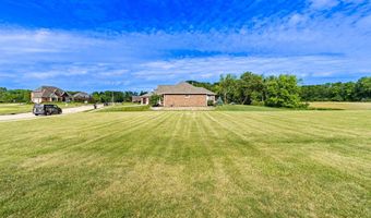 125 WOLF CROSSING Dr, Morton, IL 61550