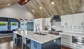 166 New Meadow Rd, Barrington, RI 02806