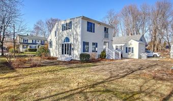 21 Townsend St, Barrington, RI 02806