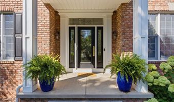 780 S Sussex Ct, Aurora, OH 44202