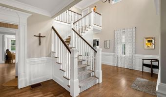 10 Lilac Ct, Bedford, NH 03110