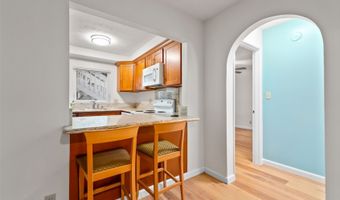 355 Aoloa St Q102, Kailua, HI 96734