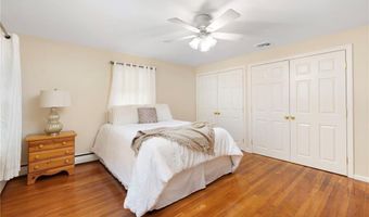 103 BIRCHWOOD Dr, North Kingstown, RI 02852