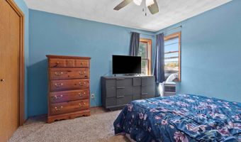 1742 E SYLVAN Ave, Appleton, WI 54915