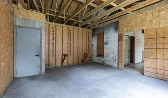 355 N 8th St, Arlington, NE 68002