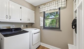 13901 Leavenworth Rd, Basehor, KS 66007