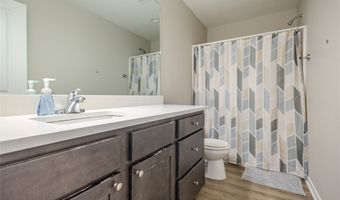 7000 Lake Ridge Ave 4, Des Moines, IA 50320