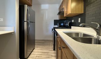 2415 N KENNICOTT Dr N 2D, Arlington Heights, IL 60004