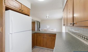 2832 Oak Grove Dr NW, Albany, OR 97321