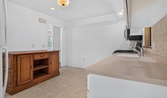 17 Railroad Ave, Beachwood, NJ 08722