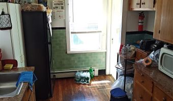 27 Coolidge Ave, Amityville, NY 11701