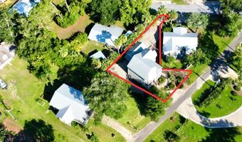 40 Myrtle St, Apalachicola, FL 32320
