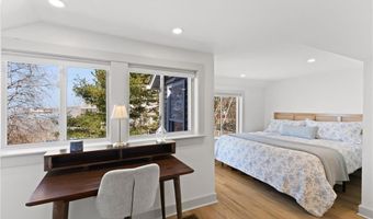 102 Lincoln Ave, East Providence, RI 02915