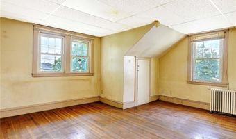59 Colonial Ave, Cranston, RI 02910