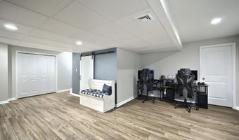 6 LOBELL Rd, Abbottstown, PA 17301