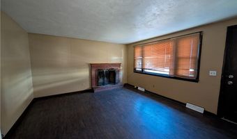 8 Grant Dr, Coventry, RI 02816