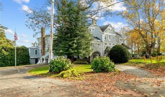 44 Bliss Mine Rd 4, Middletown, RI 02842