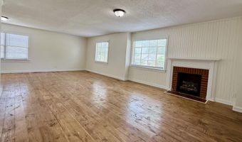 303 McCarley Ave, Booneville, MS 38829